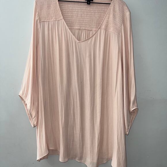 Torrid Crepe Smocked Blouse in pale pink size 5x - Picture 2 of 6
